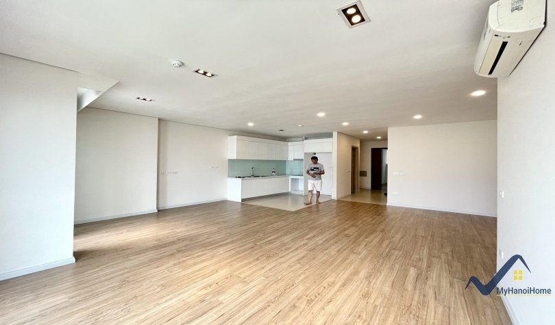 3 bedrooms Apartment in Long Bien, Ha Noi, Vietnam No. 20381