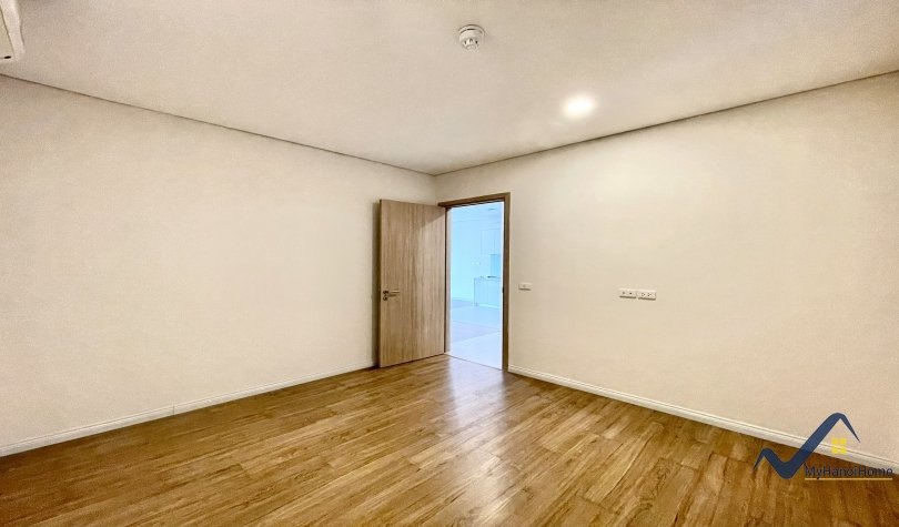 3 bedrooms Apartment in Long Bien, Ha Noi, Vietnam No. 20381