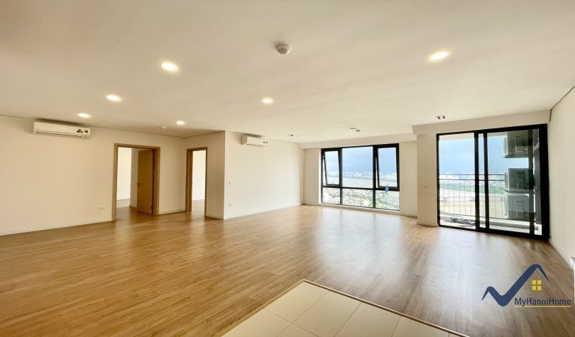 3 bedrooms Apartment in Long Bien, Ha Noi, Vietnam No. 20381