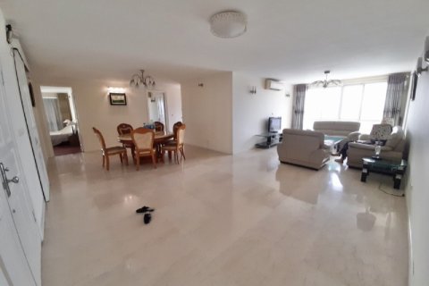 Квартира с 4 спальнями в Тэйхо, Ханой , № 24530