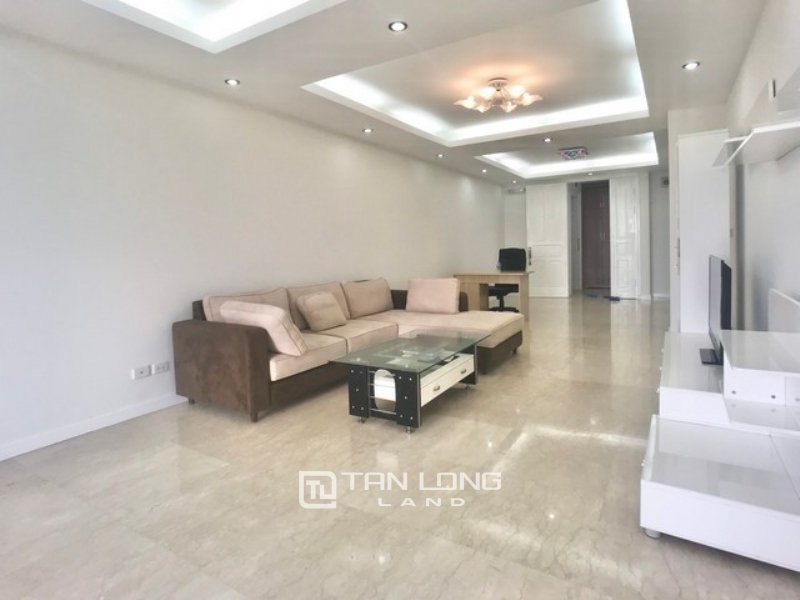 3 bedrooms Apartment in Tay Ho, Ha Noi, Vietnam No. 2444