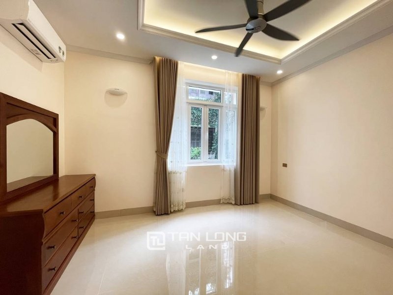 4 bedrooms Villa in Tay Ho, Ha Noi, Vietnam No. 2195