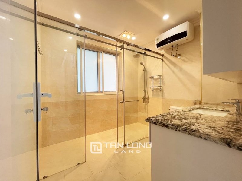 4 bedrooms Villa in Tay Ho, Ha Noi, Vietnam No. 2195