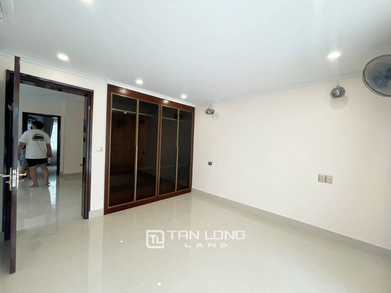4 bedrooms Villa in Tay Ho, Ha Noi, Vietnam No. 2195