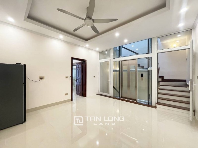 4 bedrooms Villa in Tay Ho, Ha Noi, Vietnam No. 2195