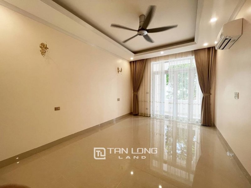 4 bedrooms Villa in Tay Ho, Ha Noi, Vietnam No. 2195