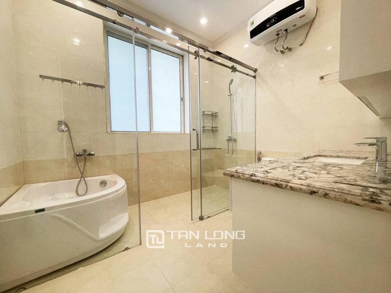 4 bedrooms Villa in Tay Ho, Ha Noi, Vietnam No. 2195