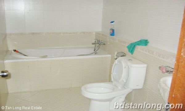 3 bedrooms Apartment in Cau Giay, Ha Noi, Vietnam No. 8593