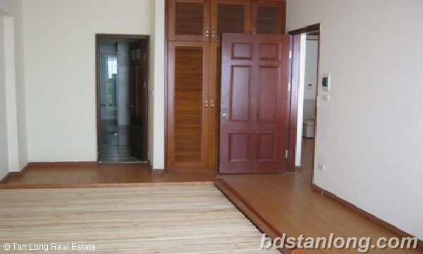 3 bedrooms Apartment in Cau Giay, Ha Noi, Vietnam No. 8593