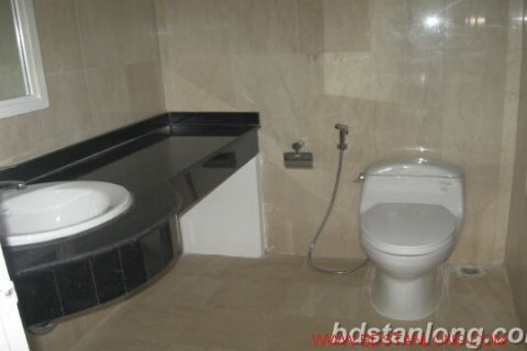 Квартира с 4 спальнями в Тэйхо, Ханой , № 7746