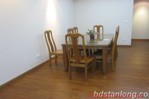 Квартира с 4 спальнями в Тэйхо, Ханой ,  № 7748