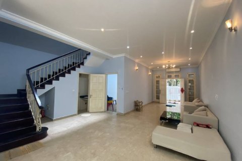 5 bedrooms Villa in Tay Ho, Ha Noi, No. 2136