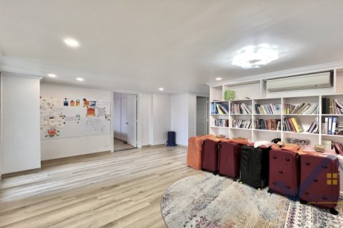 3 bedrooms Apartment in Long Bien, Ha Noi, No. 18967 8