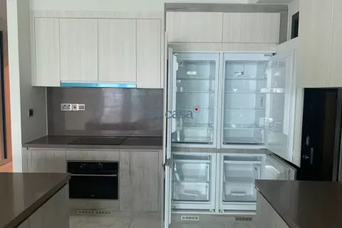 Квартира с 4 спальнями в Тхудык, Хошимин ,  № 11630 10