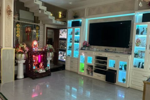 Studio Townhouse in District 7, Ho Chi Minh,  No. 9378