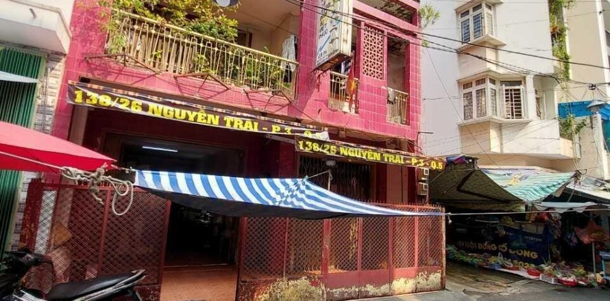 Studio Townhouse in District 5, Ho Chi Minh,  No. 24418