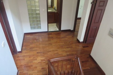 4 bedrooms Villa in Tay Ho, Ha Noi,  No. 5635 8