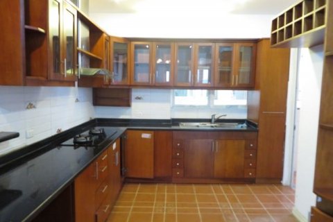 4 bedrooms Apartment in Tay Ho, Ha Noi, No. 6600 8