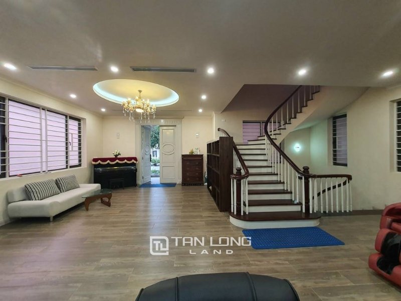 5 bedrooms Villa in Long Bien, Ha Noi, Vietnam No. 2305