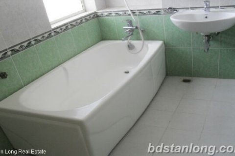 3 bedrooms Apartment in Dong Da, Ha Noi, No. 8252 5