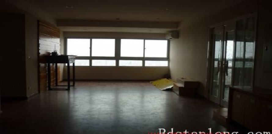 Квартира с 4 спальнями в Донгда, Ханой , № 8744