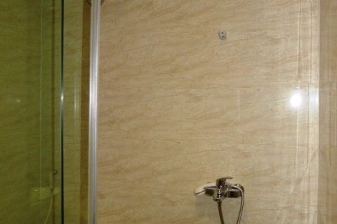 2 bedrooms Apartment in Dong Da, Ha Noi, No. 7406 16