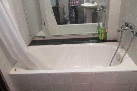 2 bedrooms Apartment in Hai Ba Trung, Ha Noi,  No. 6701 9
